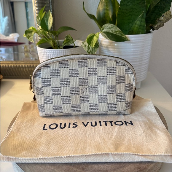 Louis Vuitton Gray and White Cosmetic Bag Damier Azur - Picture 1 of 5